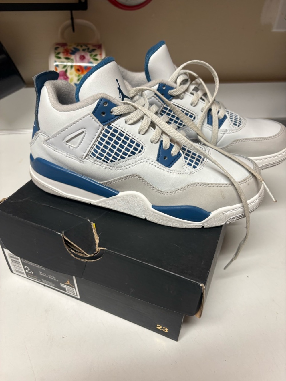 JORDAN 4 RETRO (PS)  size 2 y Boys' Low-Top Sneaker - Blue & White authentic